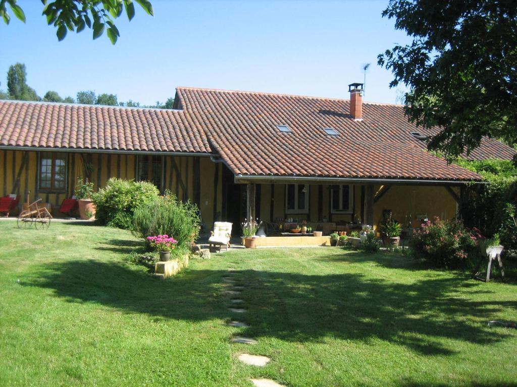 Domaine A Marmande Bed & Breakfast Berdoues Exterior photo